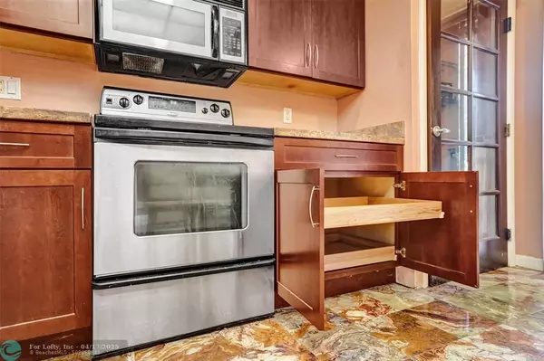 119 Deer Creek Rd #206,  Deerfield Beach,  FL 33442