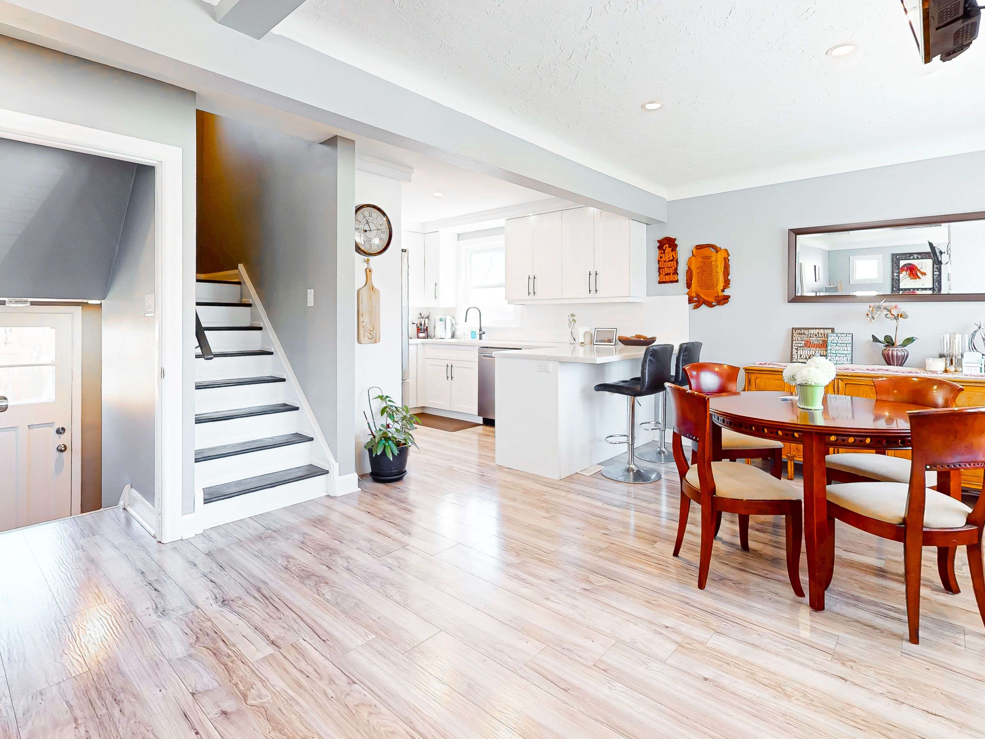 Niagara Falls, ON L2J 1K7,6077 Coholan ST