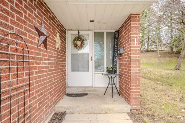 Guelph, ON N1E 6M2,16 Hadati RD #26