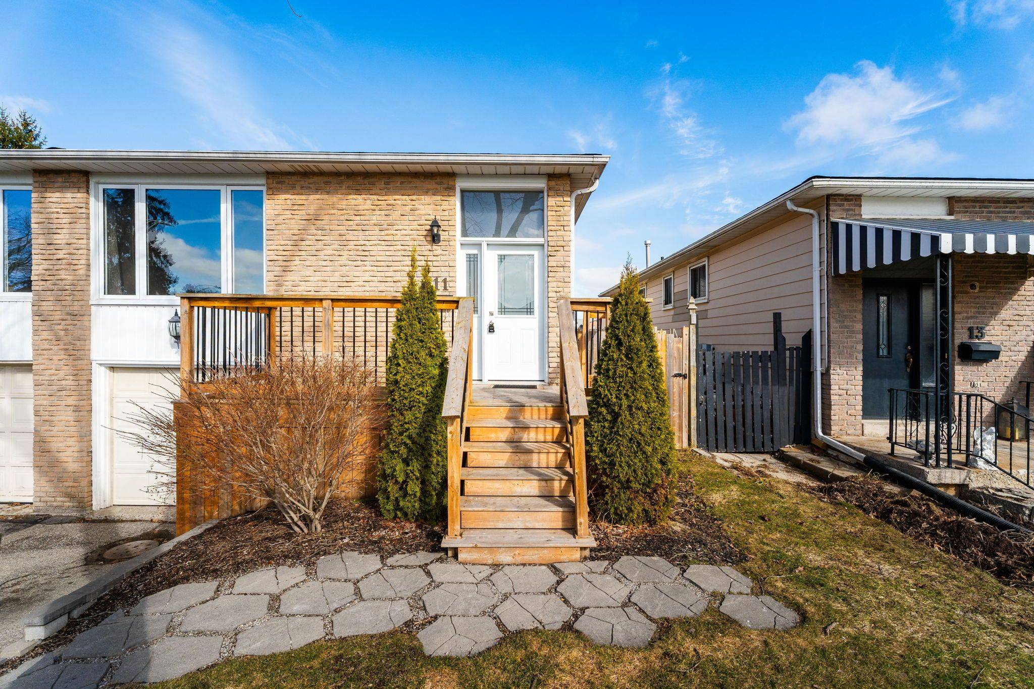 Brant, ON N3L 3M8,11 Magnolia DR