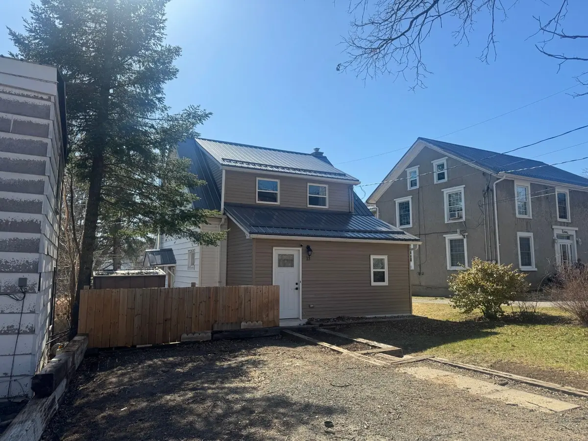 Marmora And Lake, ON K0K 2M0,13 Bursthall ST