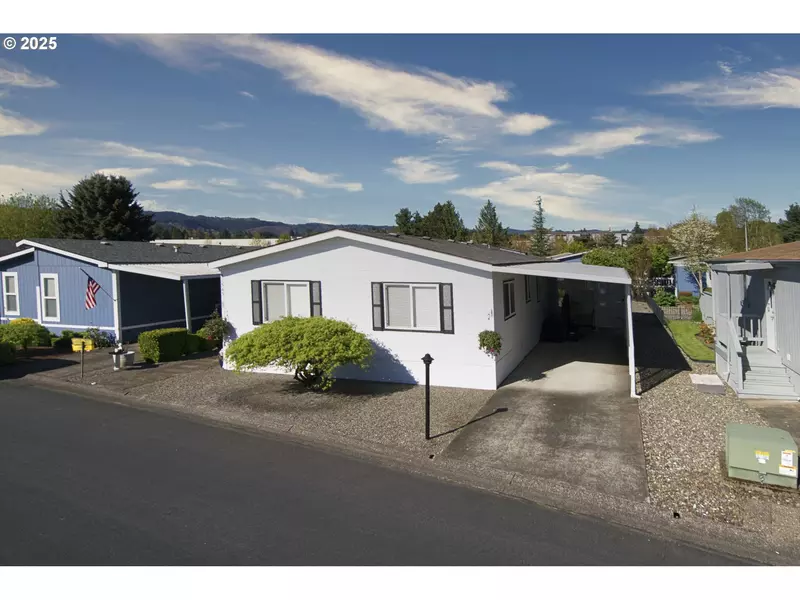 51545 SE 6th ST #27, Scappoose, OR 97056