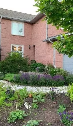189 Ryerson RD #A, Oakville, ON L6H 4P7