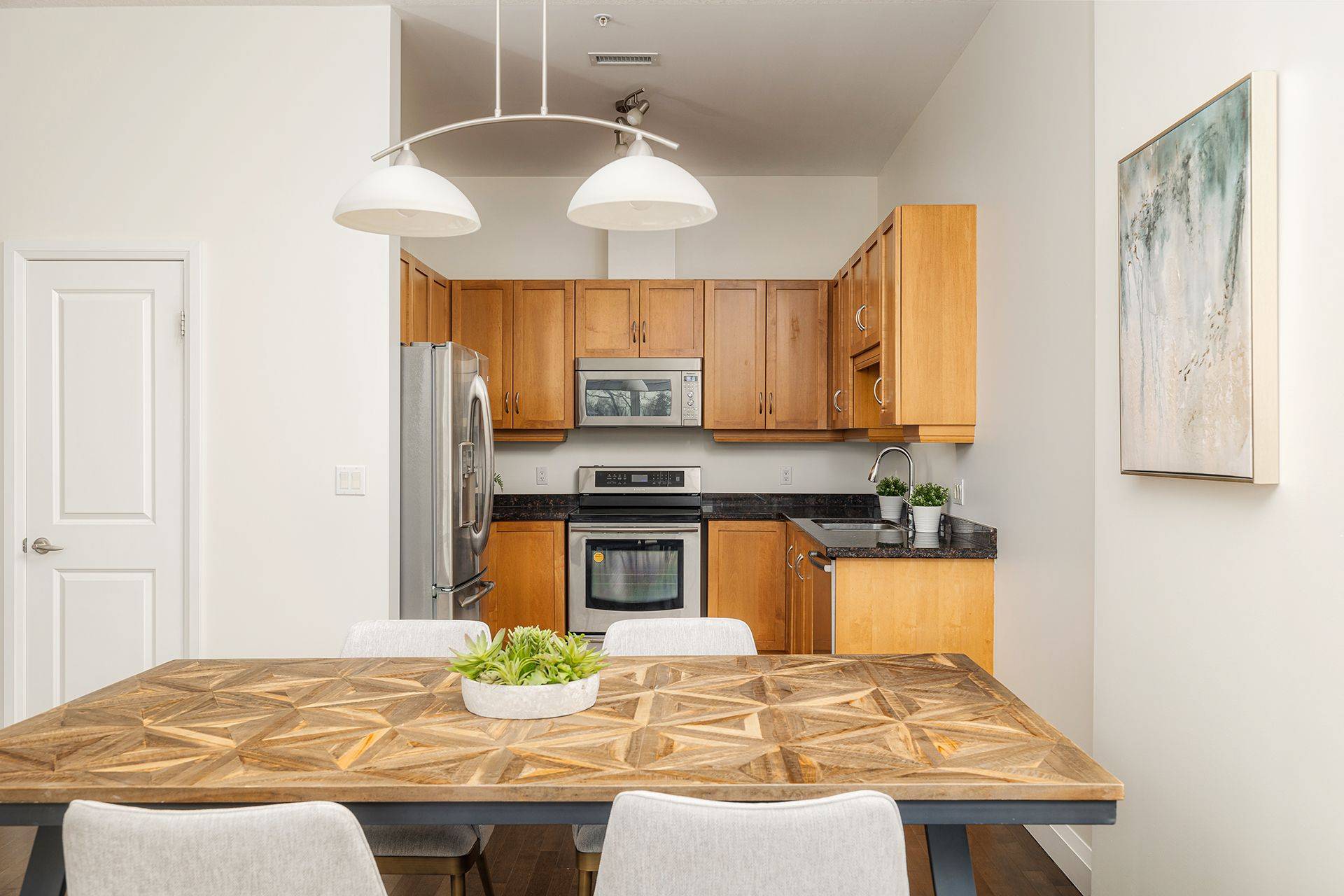 Kitchener, ON N2H 6T8,165 Duke ST E #305