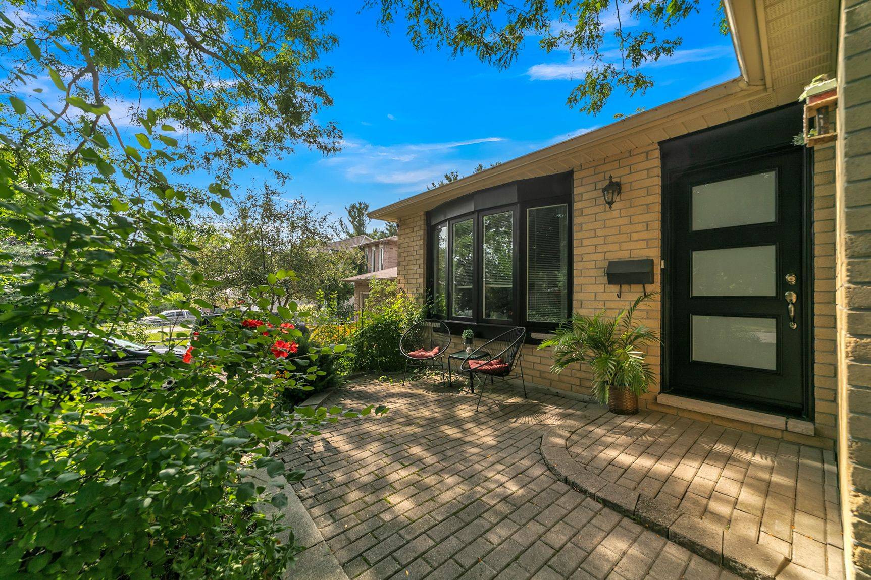 East Gwillimbury, ON L9N 1E7,20 Hollis CRES N