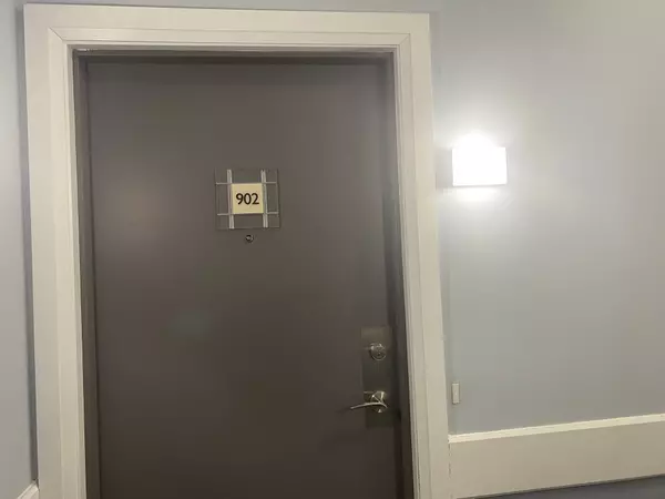 Mississauga, ON L5V 0A4,810 Scollard CT #902