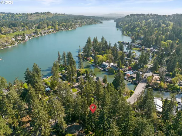 Lake Oswego, OR 97035,3802 SOUTHSHORE BLVD