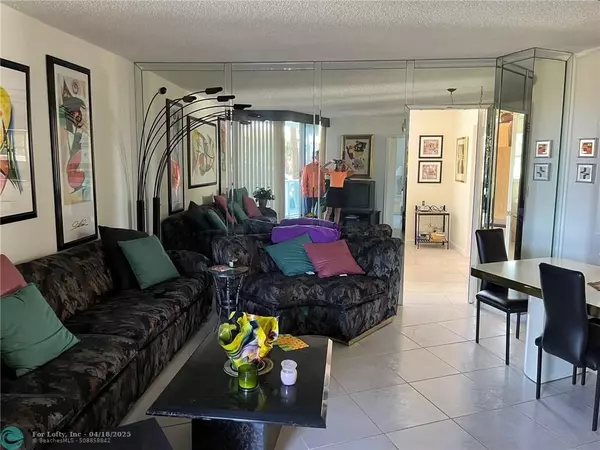 Deerfield Beach, FL 33441,333 NE 21st Ave #304