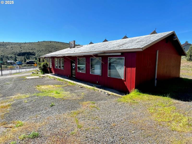 99 3RD ST, Maupin, OR 97037