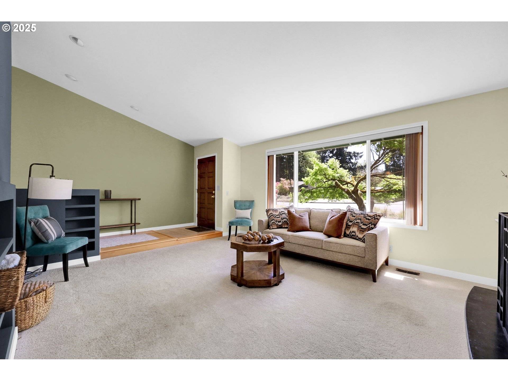 Eugene, OR 97401,1656 RUSSET DR