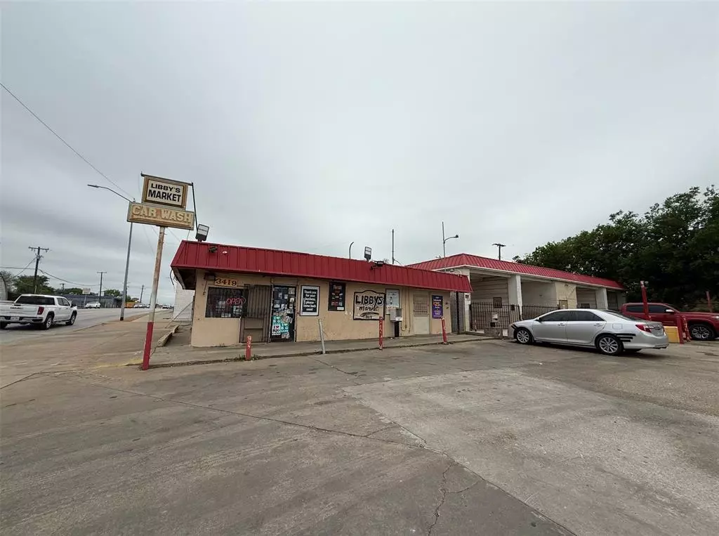 Fort Worth, TX 76106,3419 N MAIN Street #S