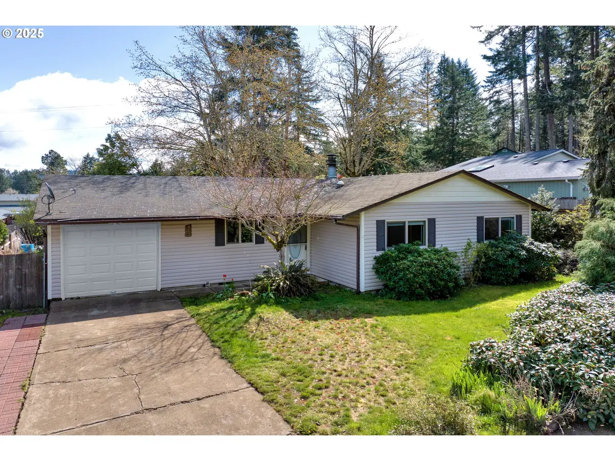 922 S U ST, Cottage Grove, OR 97424
