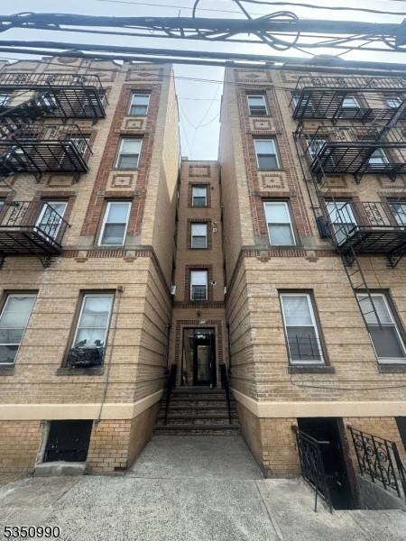6208 Palisade Ave #16, West New York Town, NJ 07093