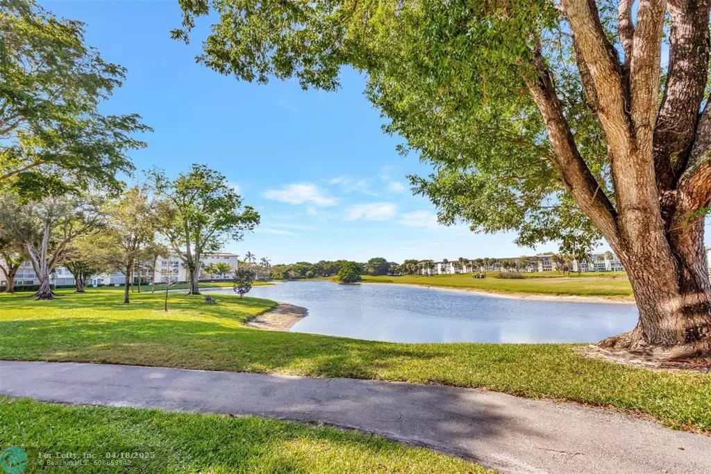 Coconut Creek, FL 33066,2903 Victoria Cir #O4