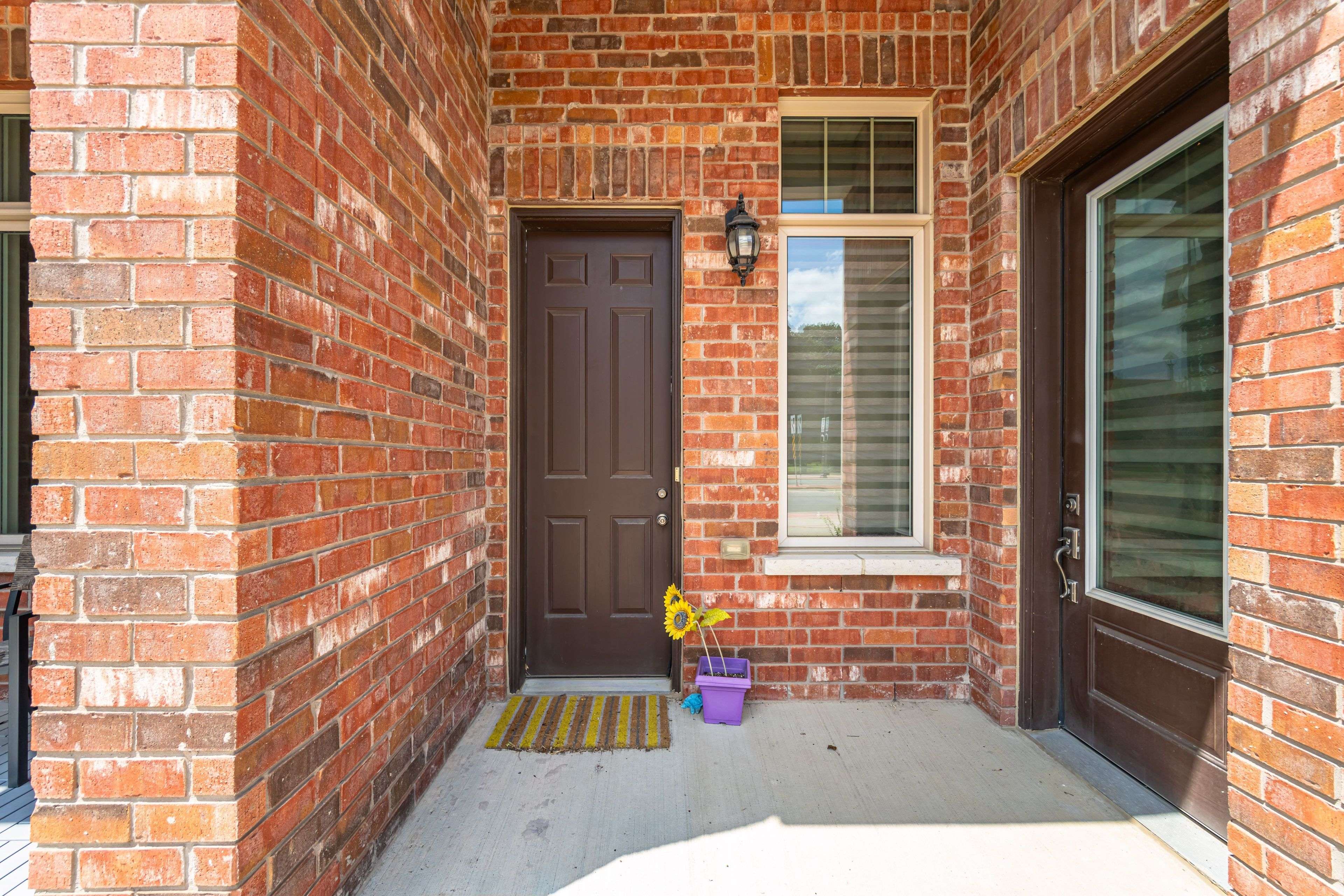 Caledon, ON L7C 3W9,50 McCardy CT