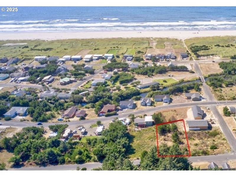 31405 J PL, Ocean Park, WA 98640