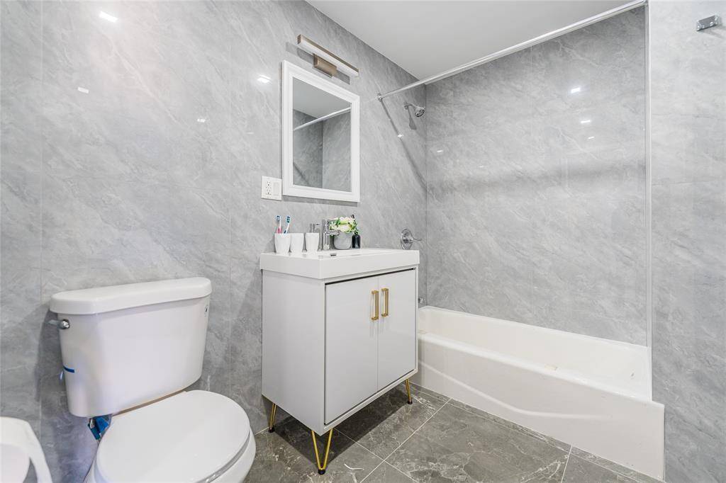 Brooklyn, NY 11219,941 57th ST #3B
