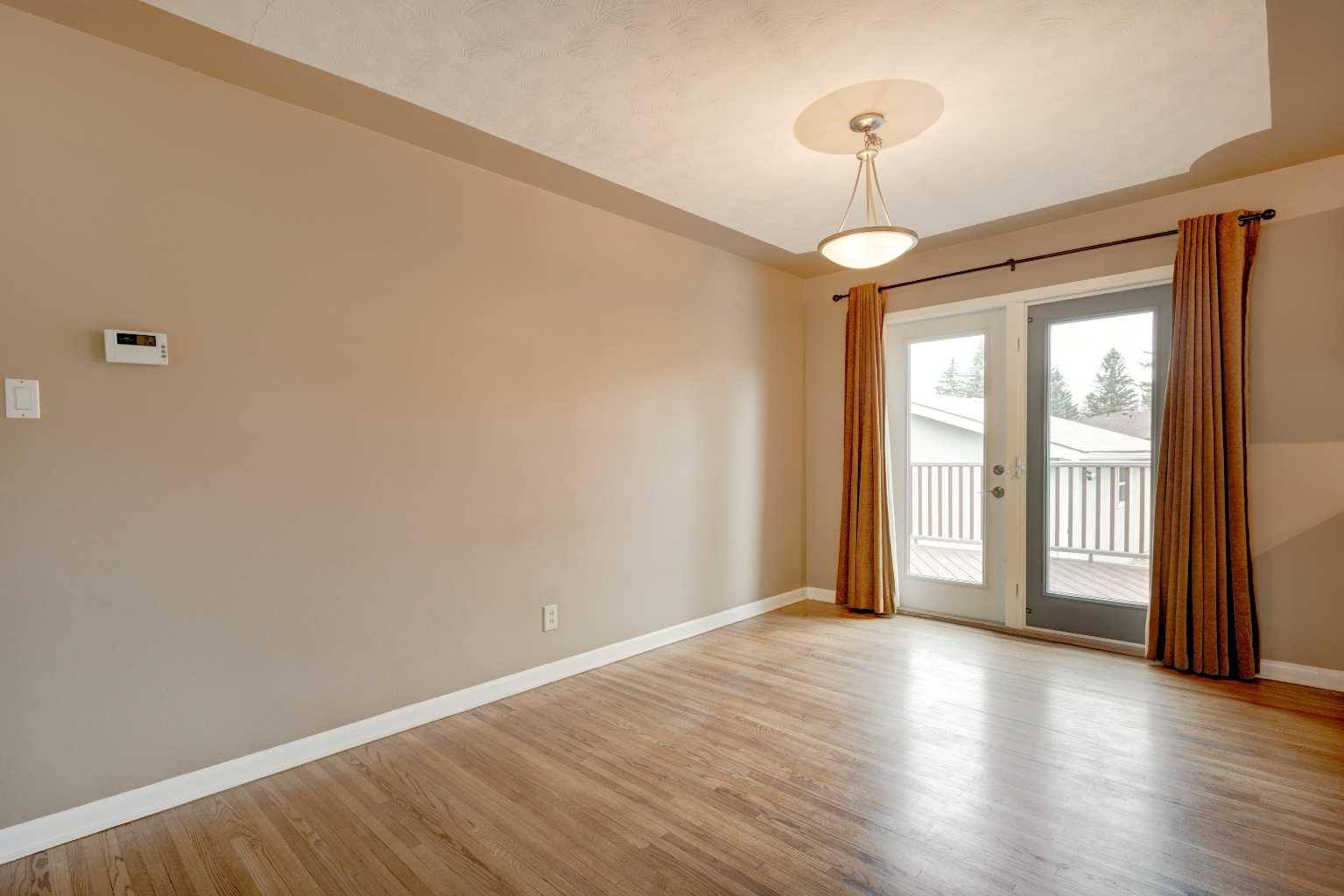 Calgary, AB T2V 3K5,32 Hooke RD SW
