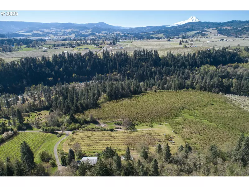 4000 PHEASANT DR, Hood River, OR 97031