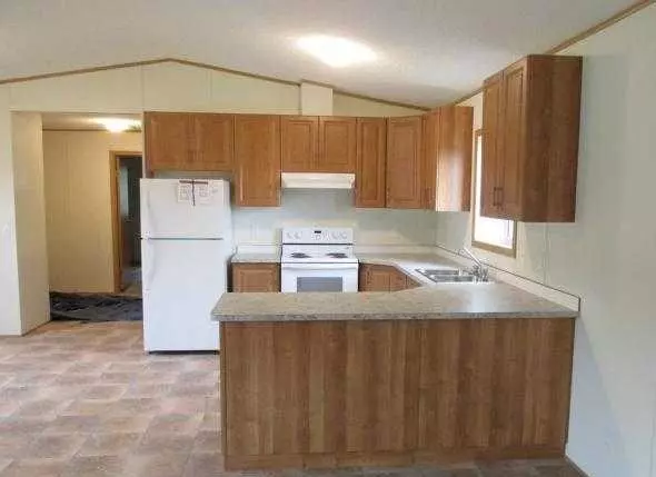 Peace River, AB T8S1P3,10334 93 ST