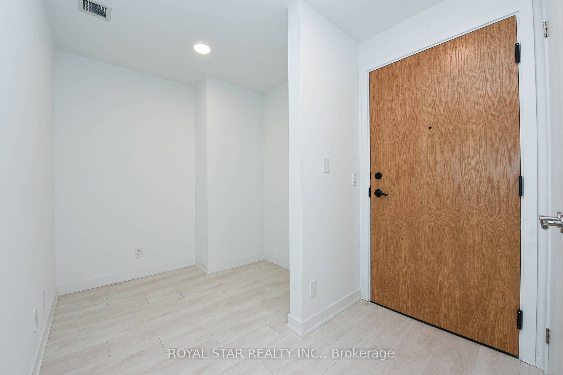 Vaughan, ON L4J 0L4,7950 Bathurst ST #1207