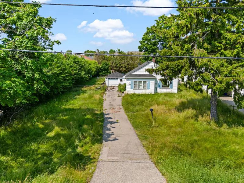 780 Liverpool RD, Pickering, ON L1W 1S1