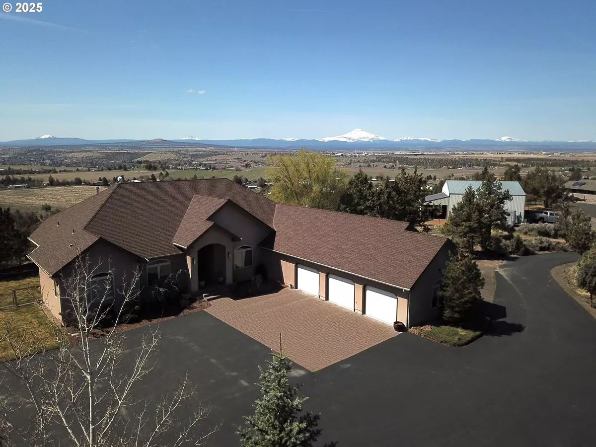 Madras, OR 97741,1115 NE CLARK DR
