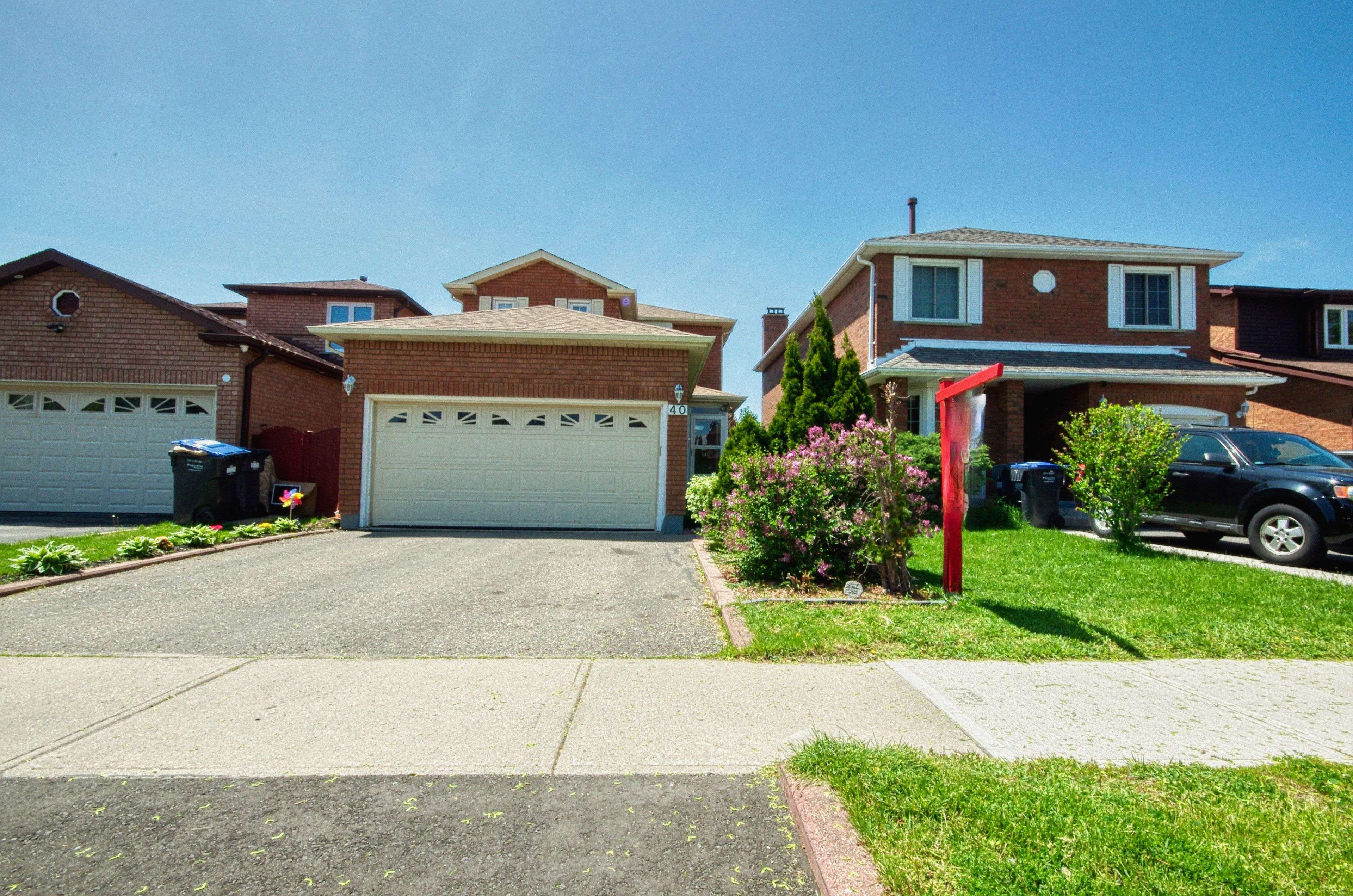 40 Kentucky DR, Brampton, ON L6Y 4E9