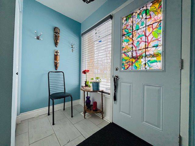 Peterborough, ON K9J 4M3,740 CHAMBERLAIN ST #20