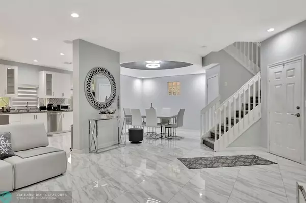 Coral Springs, FL 33071,11273 Lakeview Dr #32-I