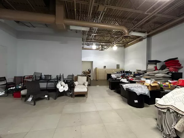 Vaughan, ON L4H 0Z4,551 Cityview BLVD #17