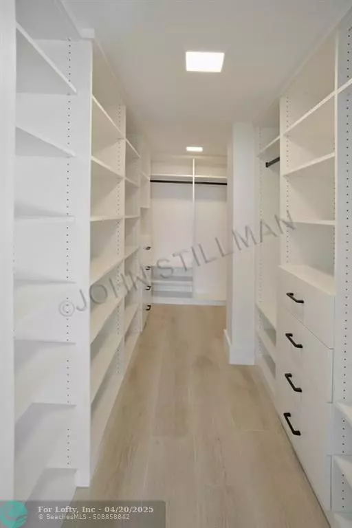 Fort Lauderdale, FL 33308,4800 E Bayview Dr #901