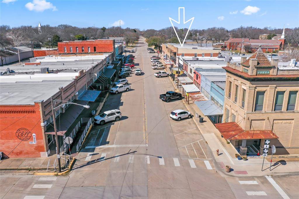 Whitewright, TX 75491,118 W Grand Street