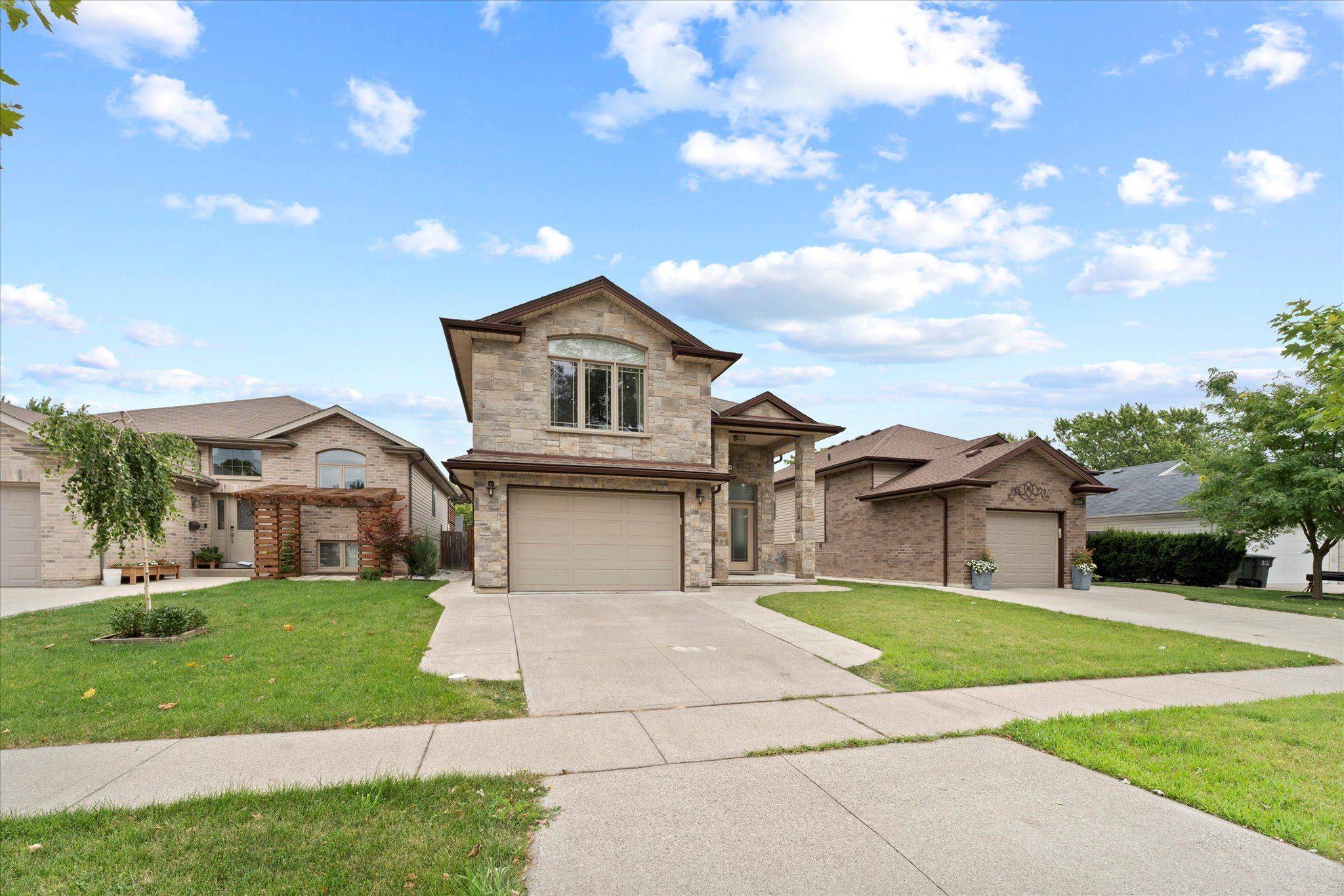 Windsor, ON N8Y 2Z9,1530 Rossini BLVD