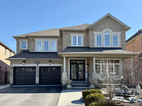 40 Rampart DR, Brampton, ON L6P 2Z1