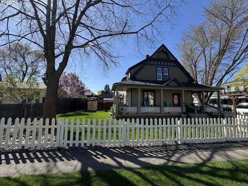404 E MAIN ST, Goldendale, WA 98620