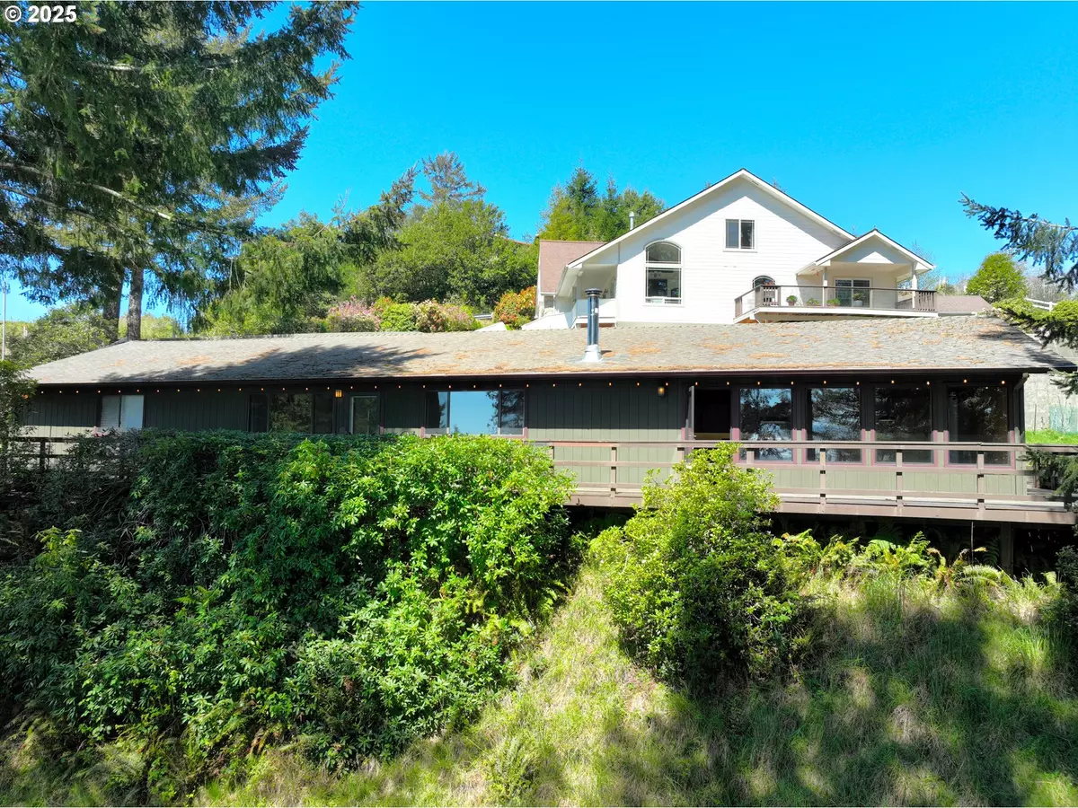 Brookings, OR 97415,16945 PACIFIC VIEW DR