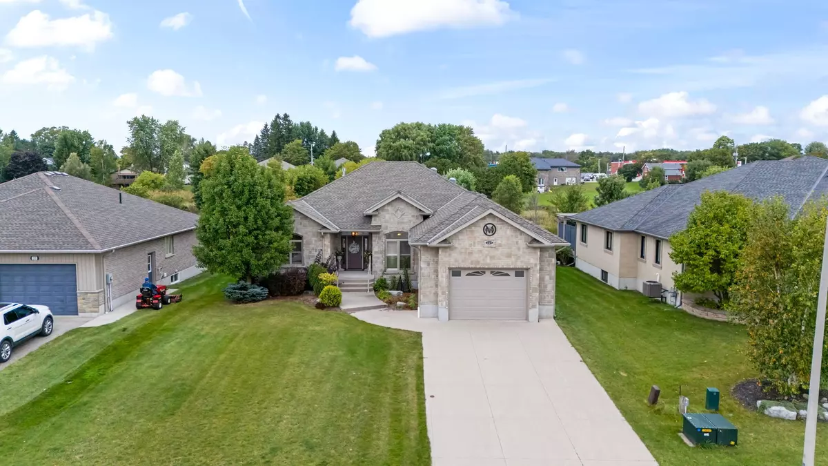 Minto, ON N0G 1Z0,221 JOHN ST
