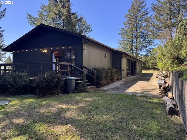 Brookings, OR 97415,16945 PACIFIC VIEW DR