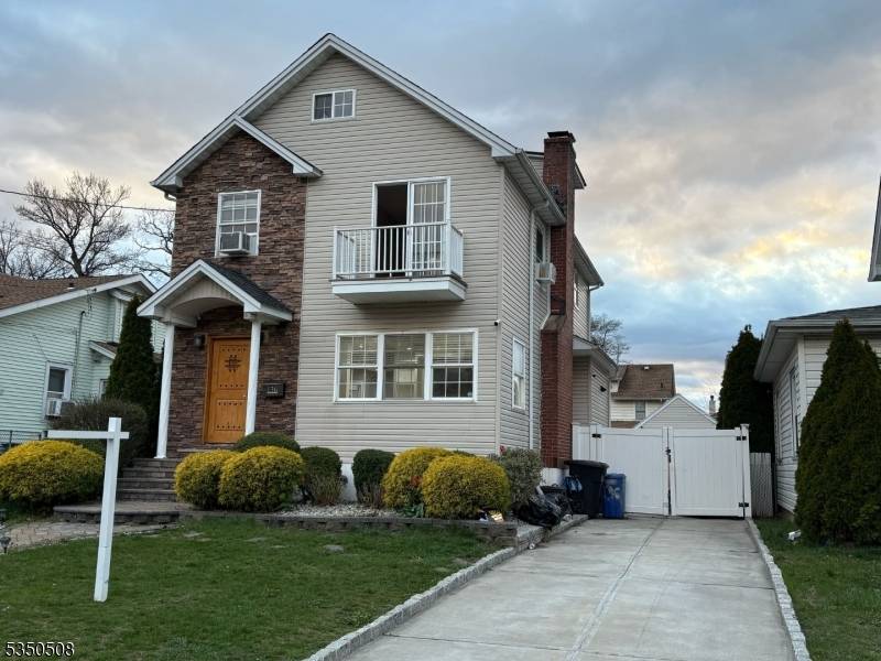 136 Springfield Rd, Elizabeth City, NJ 07208