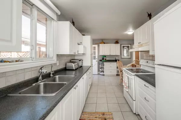 New Tecumseth, ON L0G 1W0,28 Brown ST