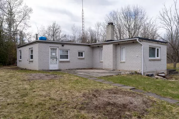 Collingwood, ON L9Y 0X2,31 Downer ST