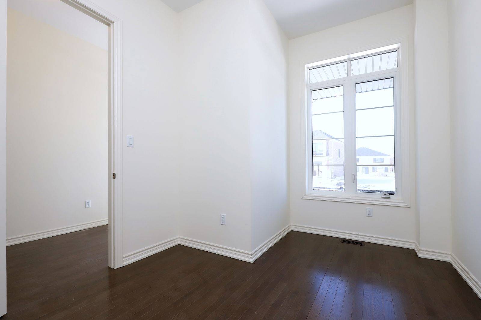 Whitby, ON L1P 0L1,46 Priory DR