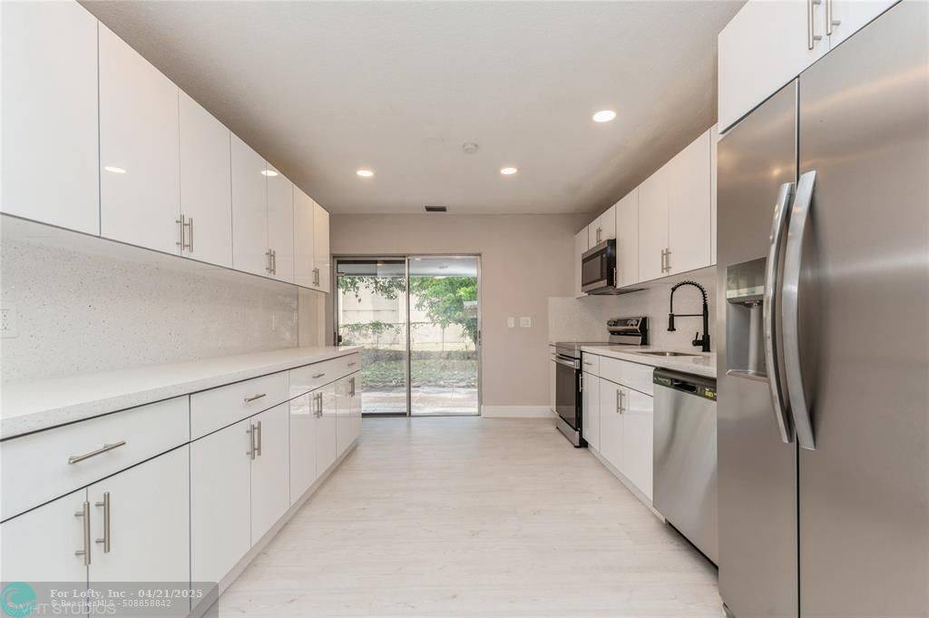 West Palm Beach, FL 33409,218 Wrena Dr