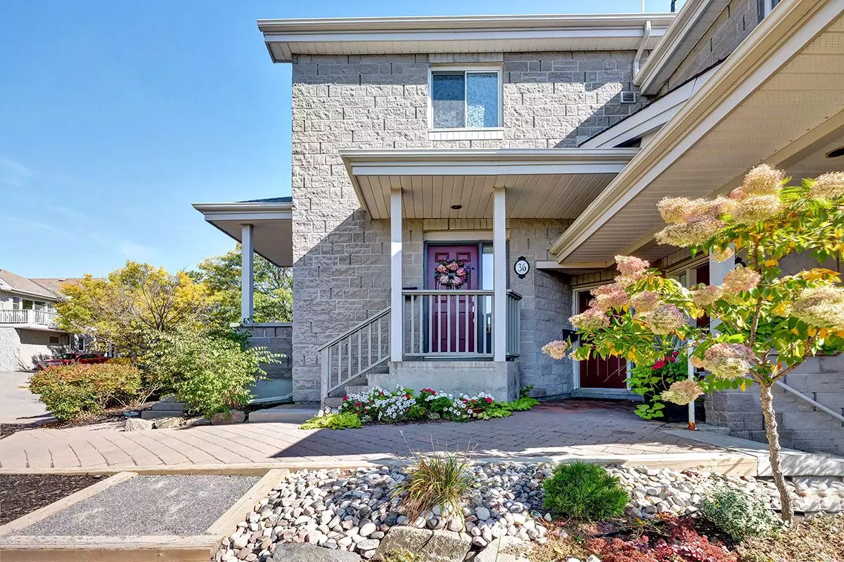 Kanata, ON K2K 2W1,36 Robson CT