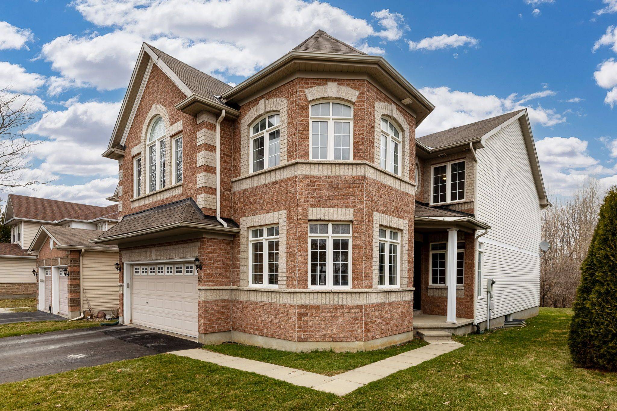 Kanata, ON K2K 3M6,45 Catterick CRES