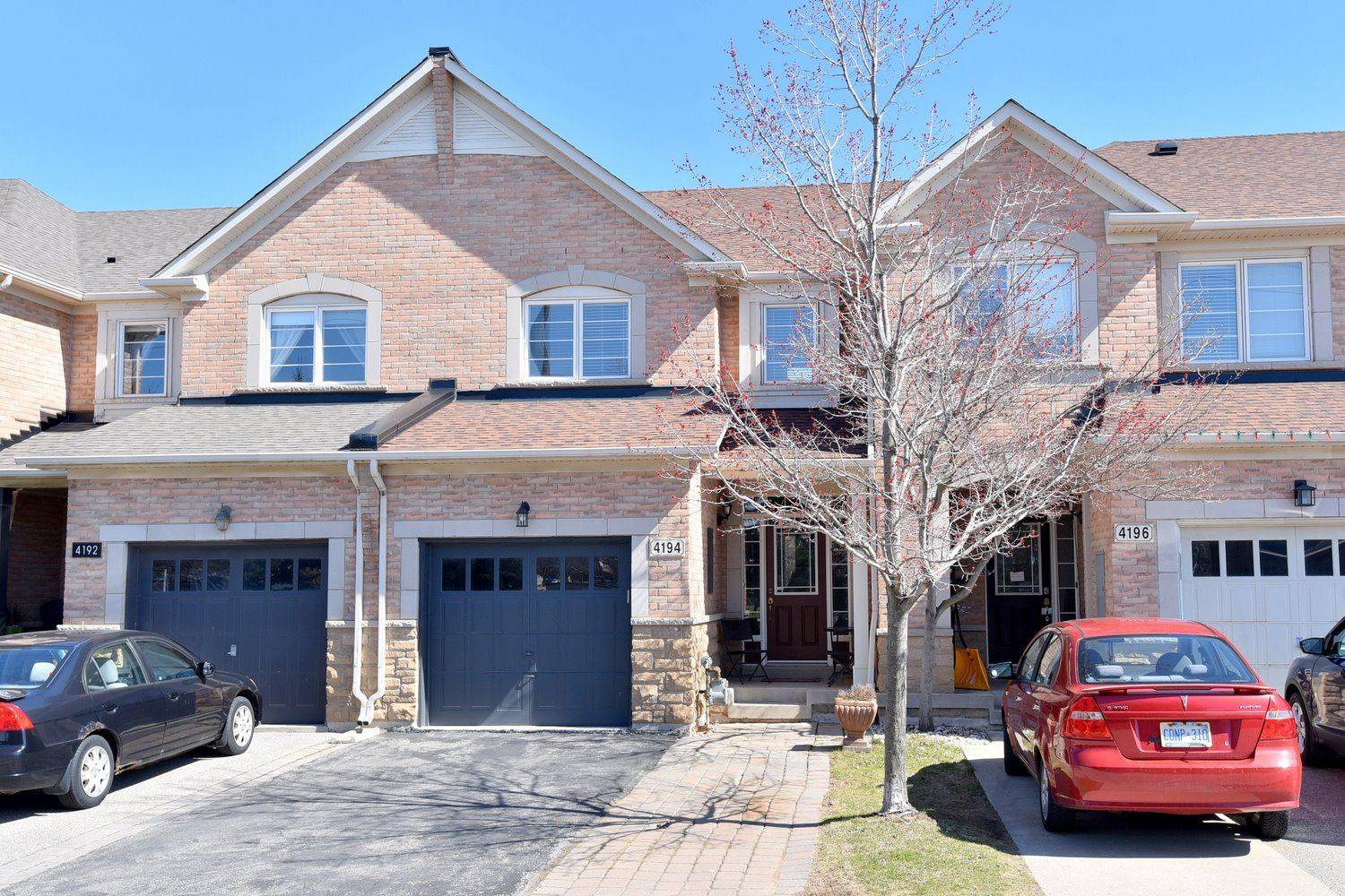 Burlington, ON L7M 0B5,4194 Rawlins Common