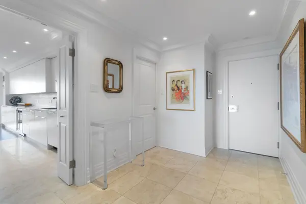 619 Avenue RD #1102, Toronto C02, ON M4V 2K6