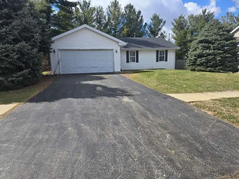 5048 Talaton Street, Loves Park, IL 61111