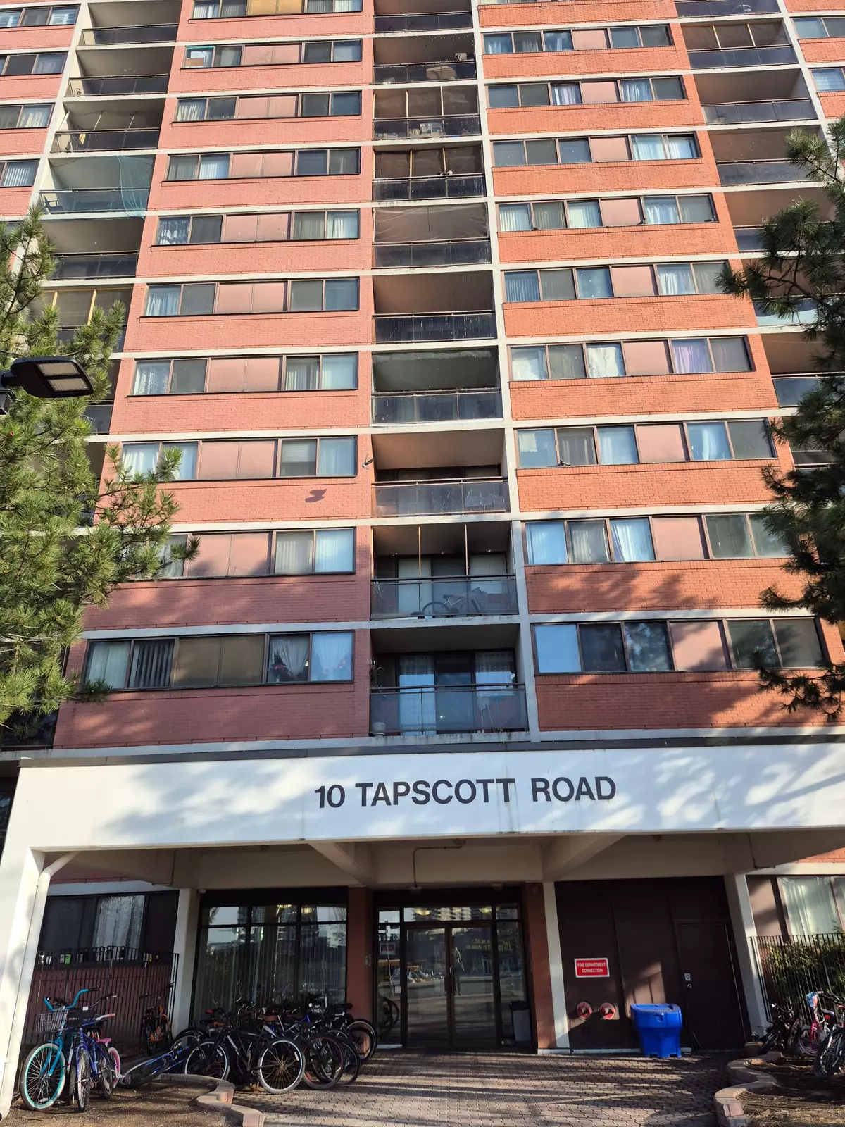 Toronto E11, ON M1B 3L9,10 Tapscott RD #602
